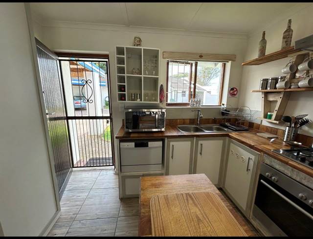 2 BEDROOM TOWNHOUSE FOR SALE IN PARADISE BEACH